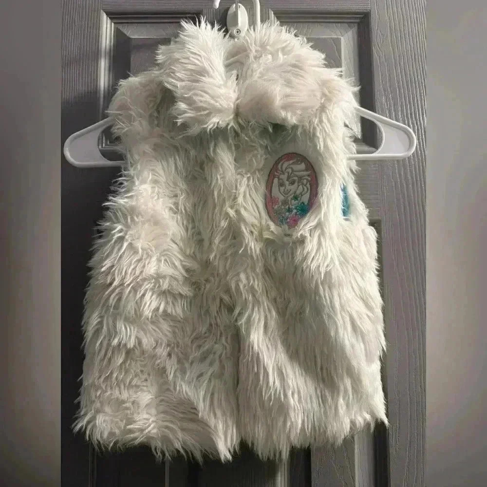Disney Frozen faux fur vest with Elsa embroidered patch size S/P any fan of Elsa